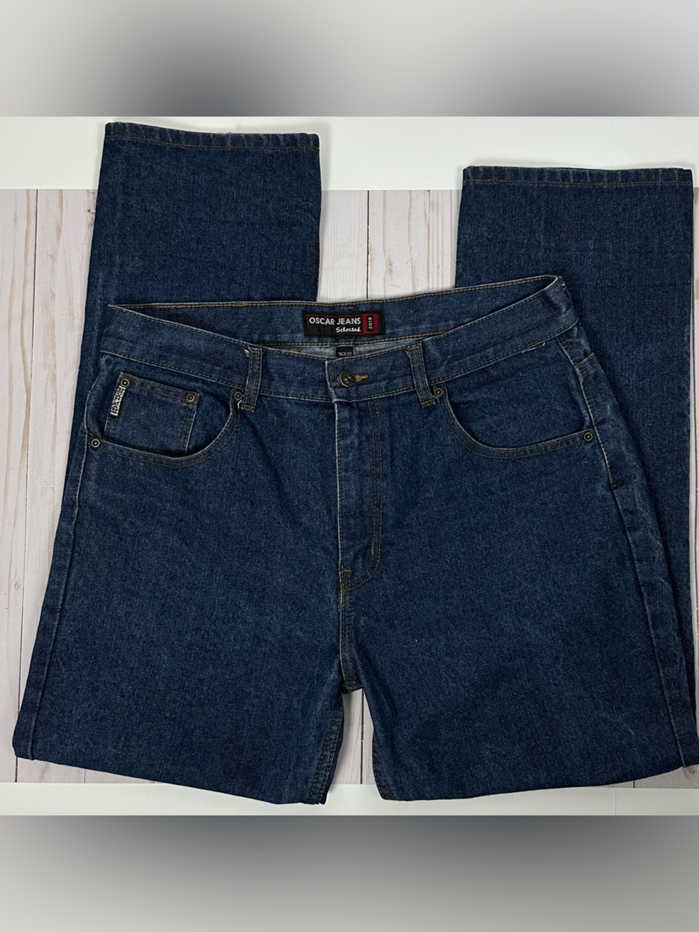 OSCAR JEANS men's medium blue denim wash straight leg - size 36x30